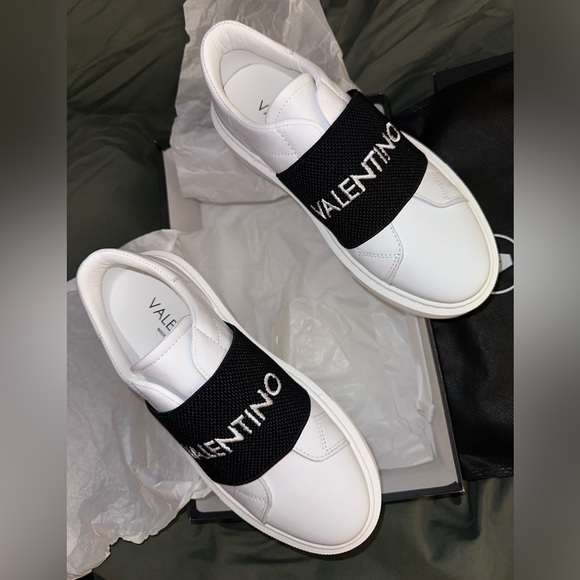 VALENTINO BY MARIO VALENTINO
White and black Logo Slip On Sneakers size 6 - Picture 6 of 7